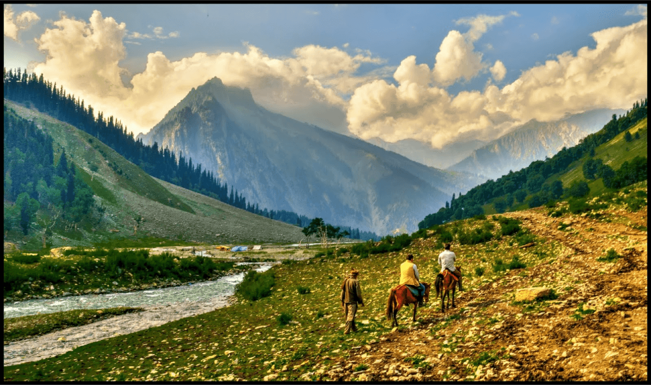 Kashmir Family Tour Package: Explore Paradise with Your Loved Ones