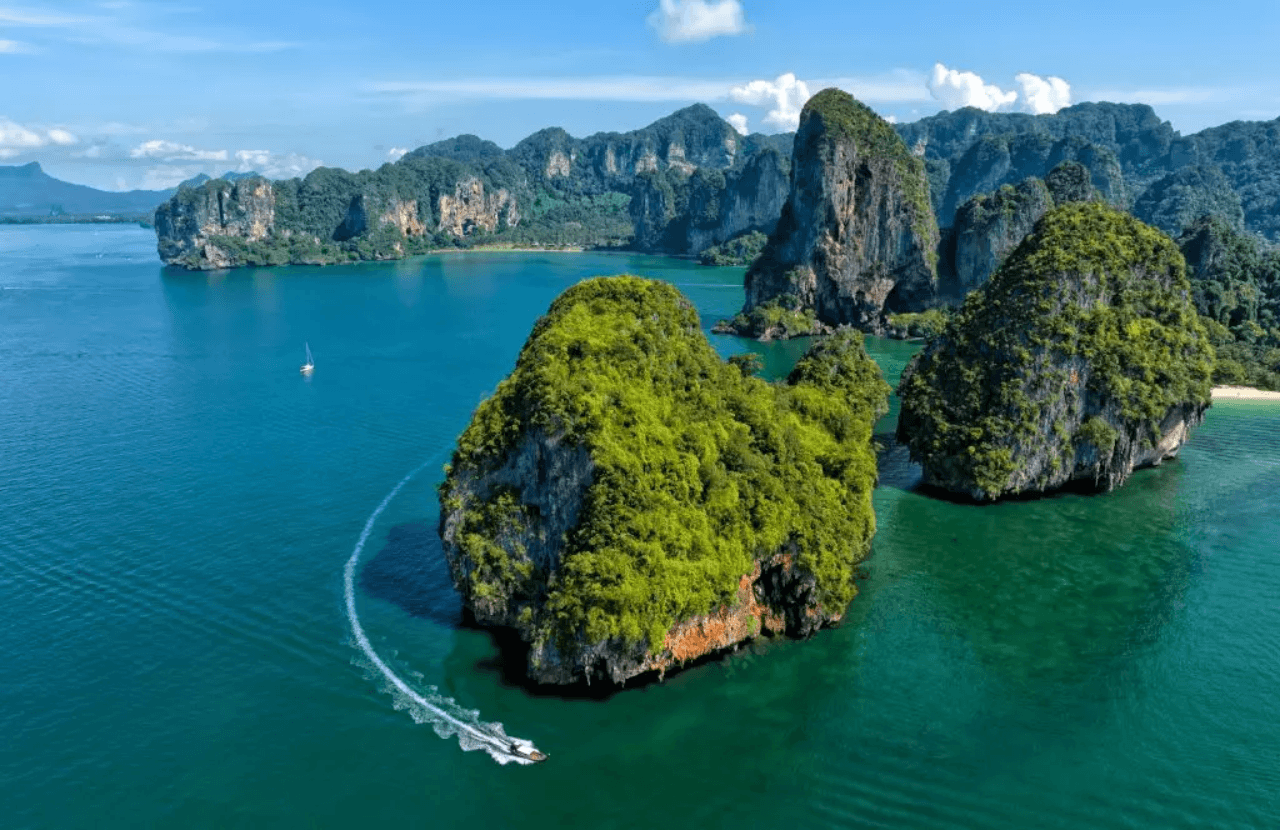 Thailand Tour Package: 6 Nights of Culture, Adventure, and Paradise – Bangkok & Phuket Awaits