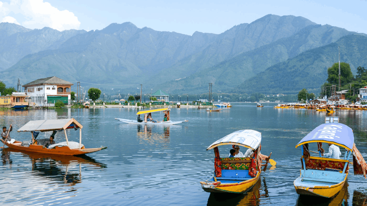 Kashmir Tour Package: 7 Nights – Patnitop, Srinagar, Pahalgam & Katra