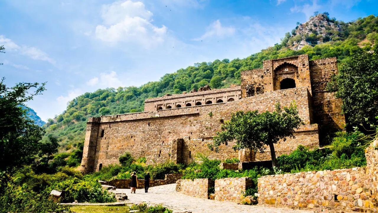 4 Days 3 Nights Jaipur - Bhangarh Tour Package