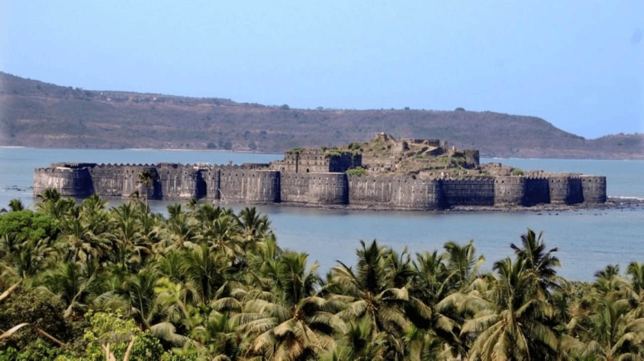 Murud Janjira Tourist Places:  The Unconquered Sea Fortress 